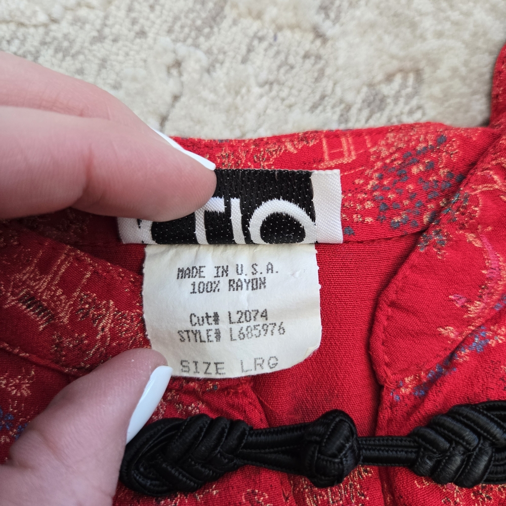 Clio Vintage 80s Red Rayon Top with Oriental Print - Picture 11 of 11